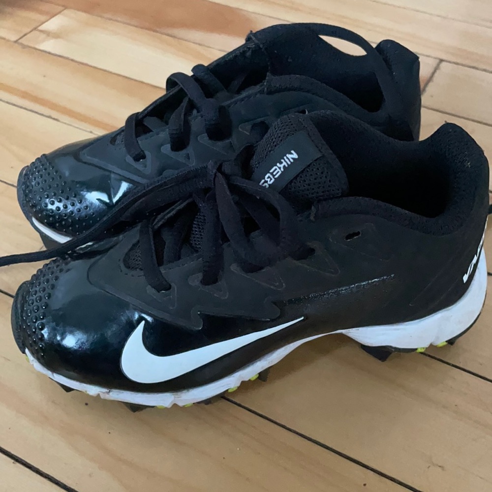 Boys baseball cleats